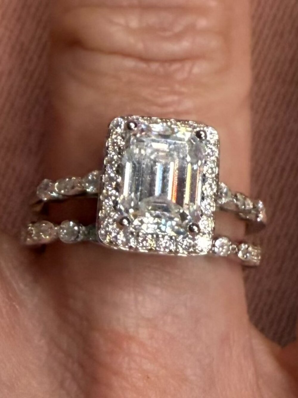 2.74 ct. Emerald-Cut Moissanite Bridal Set โ .925 Sterling Silver - Size 6 - Picture 4 of 9